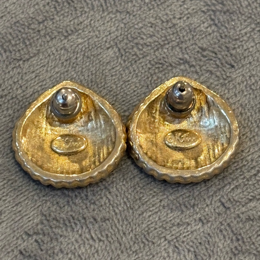 Vintage Gold & Enamel RedShell Earrings (Pierced) by Kim, Similar to Monet Brand - Picture 2 of 3